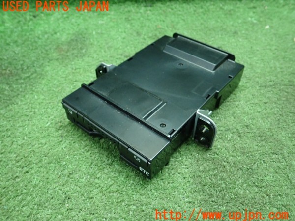 3UPJ=26390503]ヴォクシーハイブリッド(ZWR80G)純正ビルトイン 08686-00341 ETC車載器 中古_m1