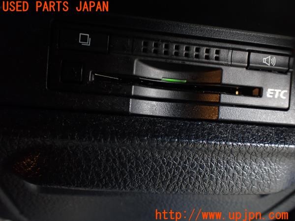 3UPJ=26400503]エスクァイア ハイブリッド(ZWR80G)純正ビルトイン ETC車載器 08686-00341 中古_m4