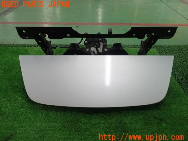 3UPJ=26420012]NISSAN 日産 リーフ(ZE1)純正 充電ポートリッド 給電口蓋 カバー 中古_m0
