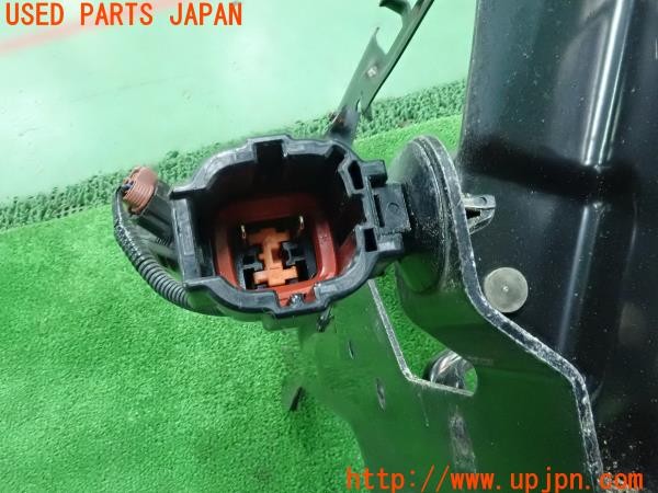 3UPJ=26420012]NISSAN 日産 リーフ(ZE1)純正 充電ポートリッド 給電口蓋 カバー 中古_m3