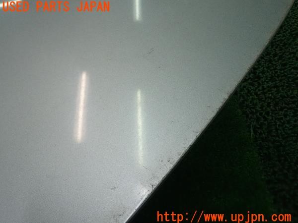 3UPJ=26420012]NISSAN 日産 リーフ(ZE1)純正 充電ポートリッド 給電口蓋 カバー 中古_m4