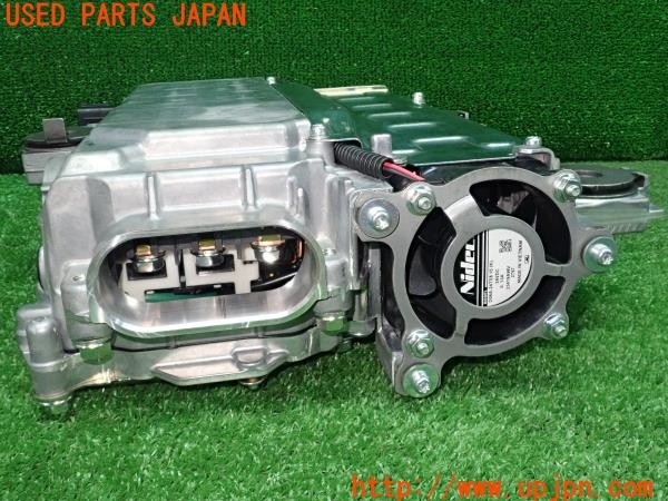 3UPJ=26480580]ヤリス ハイブリッド(YARIS)(MXPH15)純正 リアモーターインバーター G92B0-52012 KYS22H08F000 中古_m1