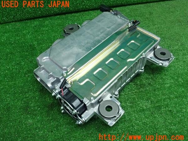 3UPJ=26480580]ヤリス ハイブリッド(YARIS)(MXPH15)純正 リアモーターインバーター G92B0-52012 KYS22H08F000 中古_m2
