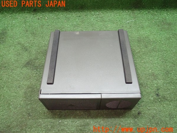 3UPJ=26540625]アウディ TT クーペ (8JCDA)純正 パンク修理キット エアコンプレッサーのみ 中古_m3