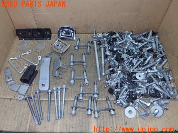 3UPJ=26540720]アウディ TT クーペ (8JCDA)ネジ・ナット・ステー類 セット ジャンク_m0