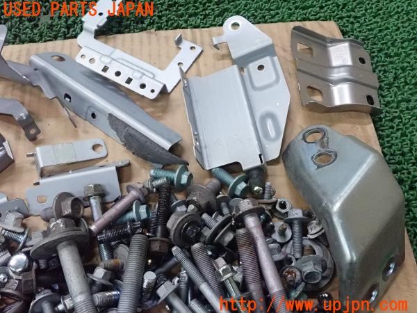 3UPJ=26590720]ユーノス ロードスター Sスペシャルパッケージ(ND5RC)前期 ネジ・ナット・ステー類 ジャンク_m1