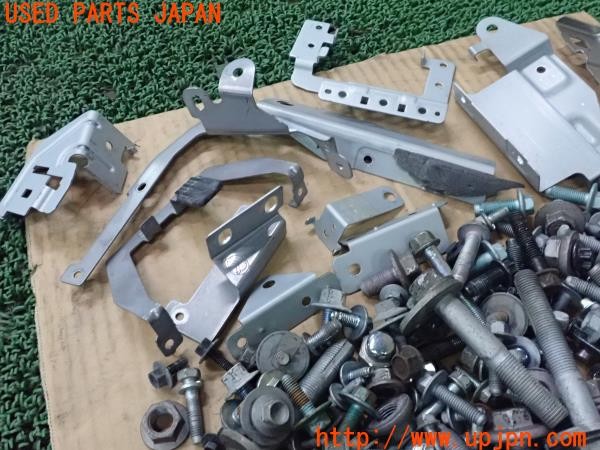 3UPJ=26590720]ユーノス ロードスター Sスペシャルパッケージ(ND5RC)前期 ネジ・ナット・ステー類 ジャンク_m2