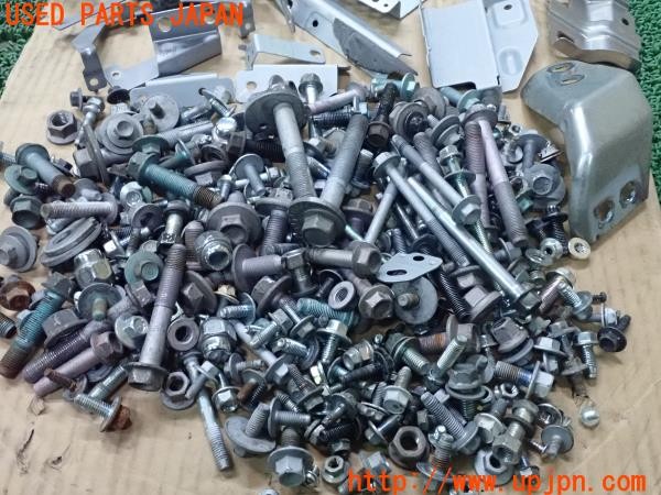 3UPJ=26590720]ユーノス ロードスター Sスペシャルパッケージ(ND5RC)前期 ネジ・ナット・ステー類 ジャンク_m3