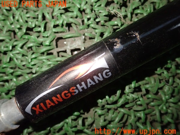 3UPJ=26610053]ハイラックスサーフ(RZN185W)前期 XIANGSHANG シャンシャン バックドアダンパー リアゲートダンパー トランクダンパー 中古_m4