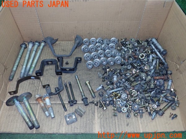 3UPJ=26650720]ハイエースワゴン(LH100G)ネジ・ナット・ステー類 セット ジャンク_m0
