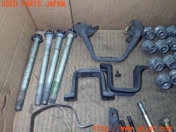 3UPJ=26650720]ハイエースワゴン(LH100G)ネジ・ナット・ステー類 セット ジャンク_m1