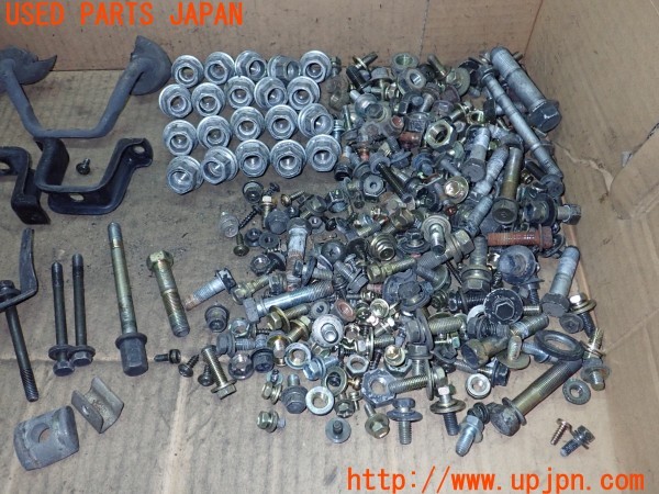 3UPJ=26650720]ハイエースワゴン(LH100G)ネジ・ナット・ステー類 セット ジャンク_m3