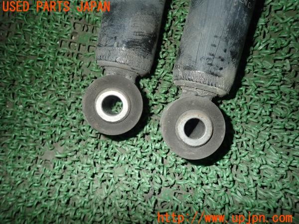 3UPJ=26750412]ルノー ルーテシア(RM5M1)純正 762105799R リアストラット 中古_m1