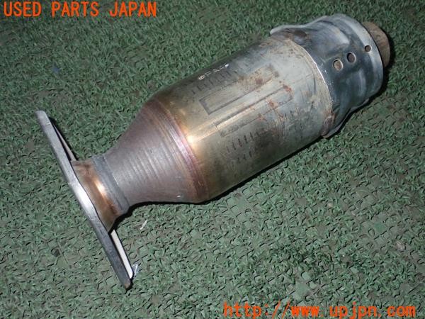 3UPJ=26870159]アクア(AQUA)(NHP10)後期 純正 触媒 マニバーター マテリアル 約1.7㎏ 切断加工品 ジャンク_m0