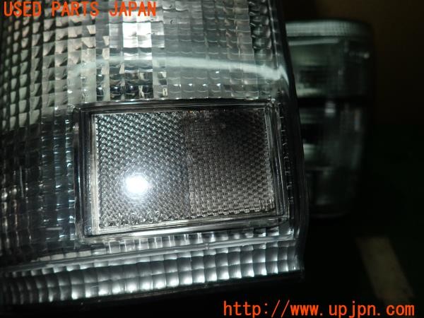 3UPJ=26950033]ハイラックスサーフ(LN130G)TYC 11-3205 11-3206 テールランプ② 中古_m1
