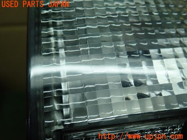 3UPJ=26950033]ハイラックスサーフ(LN130G)TYC 11-3205 11-3206 テールランプ② 中古_m2