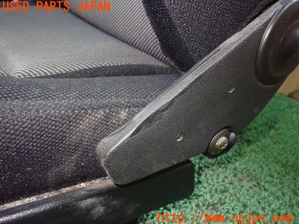 3UPJ=26950641]ハイラックスサーフ(LN130G)RECARO レカロ LX セミバケットシート 運転席 中古_m3