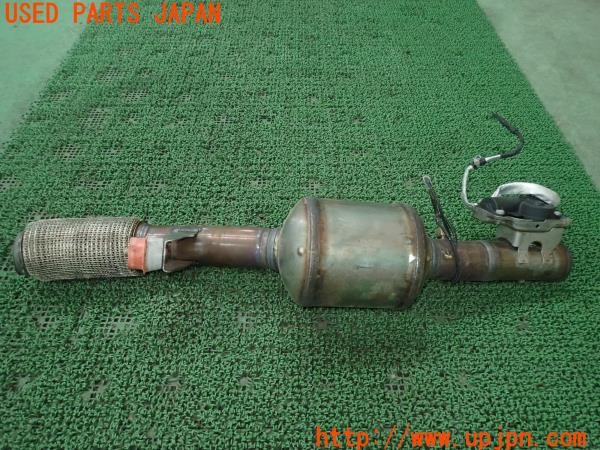 3UPJ=26980159]ベンツ A200d セダン(177112)純正 触媒 マニバーター マテリアル 約5.1Kg 切断加工品 ジャンク_m1