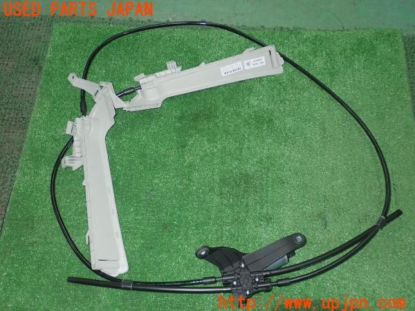 3UPJ=27000566]ボルボ V90(PB420TMA)純正 リヤパーセルシェルフモーター トノカバー 中古_m1