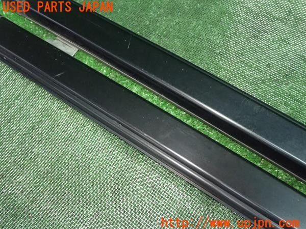 3UPJ=27010637]ハイエースバン200系(KDH206V 3型)メーカー不明 網戸 スクリーンドア 左右 中古_m3