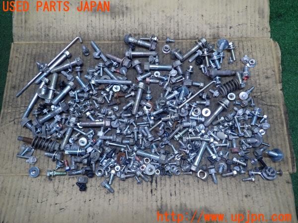 3UPJ=27090720]アウトランダーPHEV(GG2W)前期 ネジ・ナット・ステー類 セット ジャンク_m0