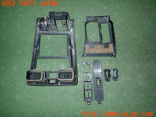 3UPJ=27120645]ハイラックスサーフ(RZN185W)中期 純正 内装パネル オーディオパネル シフトパネル ウィンンドウスイッチパネル 中古_m1