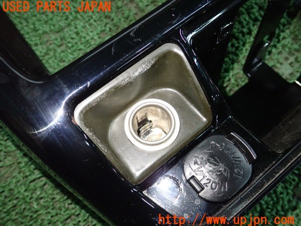 3UPJ=27120645]ハイラックスサーフ(RZN185W)中期 純正 内装パネル オーディオパネル シフトパネル ウィンンドウスイッチパネル 中古_m2