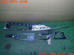 3UPJ=27130645]BMW M4(3C30 F82)純正 カーボン 内装パネル インストルメントパネル 吹き出し口 シフトパネル 右ハンドル用 中古_s1