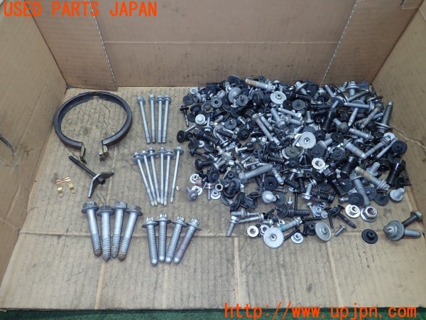 3UPJ=27150720]BMW ミニ(MINI)クーパーS (XS20 F55)ネジ・ナット・ステー類 セット ジャンク_m0