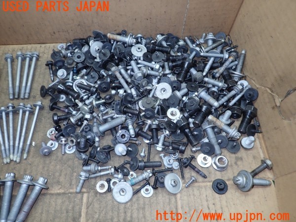 3UPJ=27150720]BMW ミニ(MINI)クーパーS (XS20 F55)ネジ・ナット・ステー類 セット ジャンク_m2