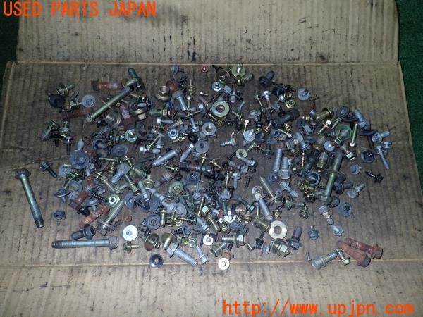 3UPJ=27210720]クラウンエステート アスリートE(JZS171W)ネジ・ナット・ステー類 セット ジャンク_m0