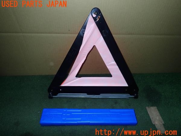 3UPJ=27260640]BMW Z4(BT30 E85)前期 純正 1 095 457 三角表示板 停止板 中古_m1