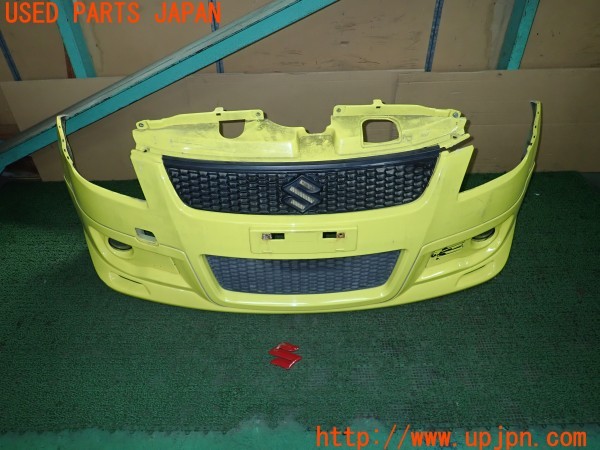 3UPJ=27390048]スイフト スポーツ(ZC31S)後期 純正 フロントバンパー エンブレム・フォグランプ・アンダースポイラー付き 中古_m0