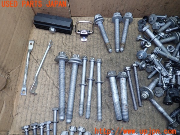 3UPJ=27560720]BMW 523i(XG20 F10) ネジ・ナット・ステー類 セット ジャンク_m1