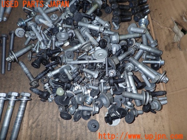 3UPJ=27560720]BMW 523i(XG20 F10) ネジ・ナット・ステー類 セット ジャンク_m4
