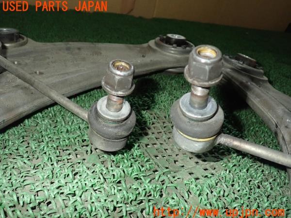 3UPJ=27840429]ルノー メガーヌ R.S.(ルノー・スポール)(DZF4R)純正 545000010R 545010011R フロントロアアーム スタビリンク付き 中古_m2