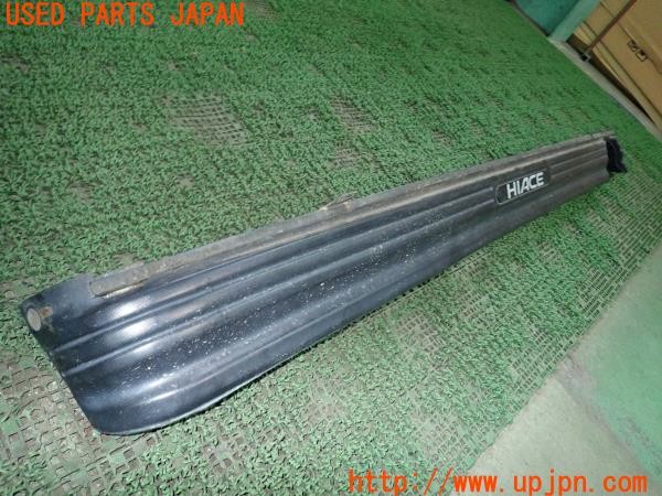 3UPJ=27890056]ハイエースワゴン(KZH106W)純正 リアアンダースポイラー 中古_m1