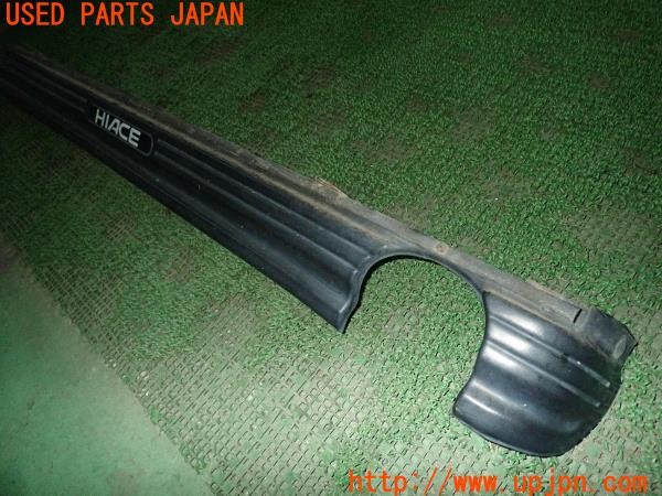 3UPJ=27890056]ハイエースワゴン(KZH106W)純正 リアアンダースポイラー 中古_m2