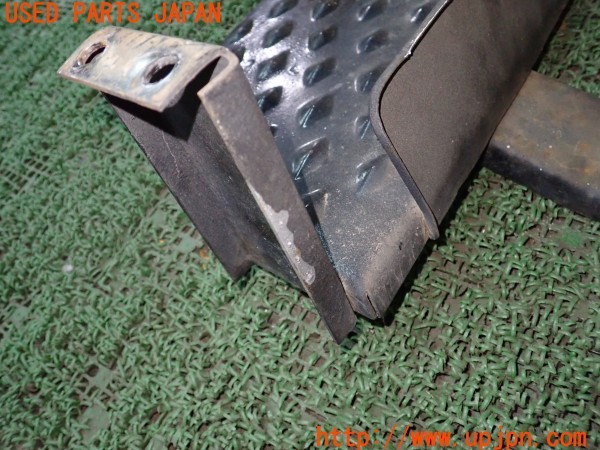 3UPJ=27900025]三菱ジープ(J55)純正 サイドステップ 中古_m4
