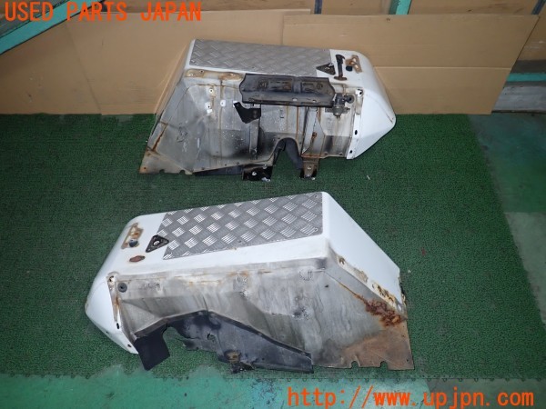 3UPJ=27900049]三菱ジープ(J55)純正加工 フロントフェンダー 中古_m1