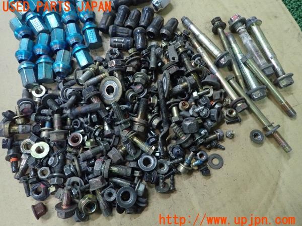 3UPJ=27980720]スカイライン 25GT-X(ER34)前期 ネジ・ナット・ステー類 ジャンク_m2