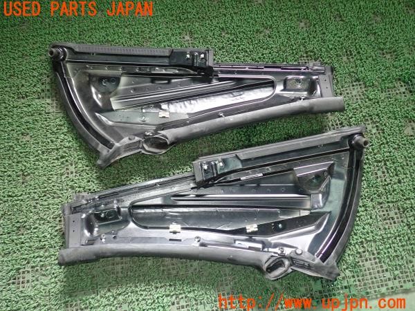 3UPJ=27990013]ベンツ SLK350(171456 R171)前期 純正 Cピラーパネル 中古_m4