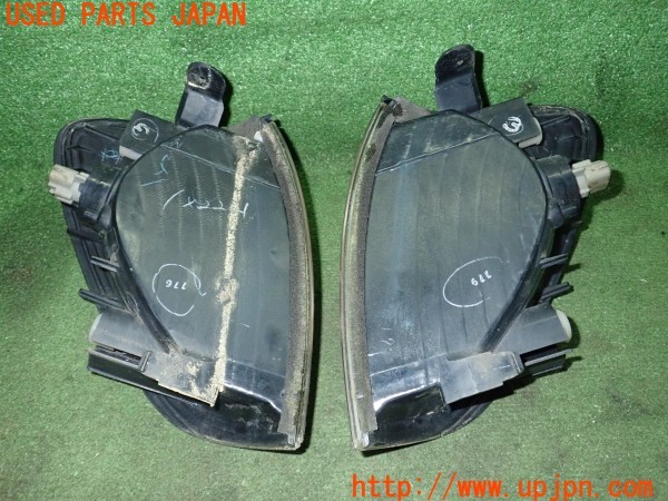 3UPJ=28010523]ランクル100(UZJ100W)前期 純正 コーナーランプ 中古_m1