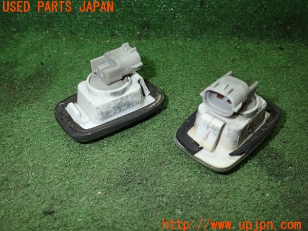 3UPJ=28010530]ランクル100(UZJ100W)前期 DEPO デポ 01-212-1410N-Y サイドマーカー 中古_m1