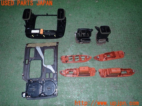 3UPJ=28010645]ランクル100(UZJ100W)前期 純正 内装パネル オーディオパネル シフトパネル ウィンンドウスイッチパネル 吹き出し口 中古_m1