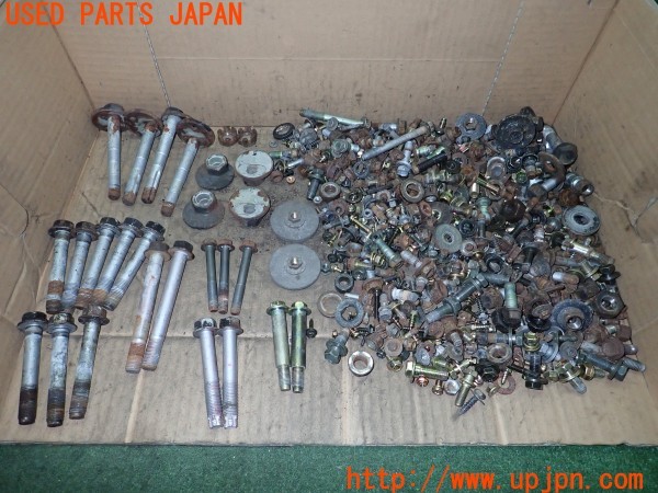 3UPJ=28010720]ランクル100(UZJ100W)前期 ネジ・ナット・ステー類 セット ジャンク_m0