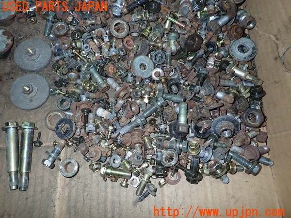 3UPJ=28010720]ランクル100(UZJ100W)前期 ネジ・ナット・ステー類 セット ジャンク_m4