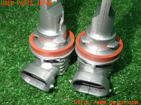 3UPJ=28120590]レクサス CT200h(ZWA10)LUMRAN EZ LEDバルブ② フォグライト 中古_m2