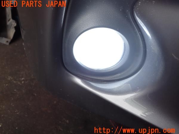 3UPJ=28120590]レクサス CT200h(ZWA10)LUMRAN EZ LEDバルブ② フォグライト 中古_m4