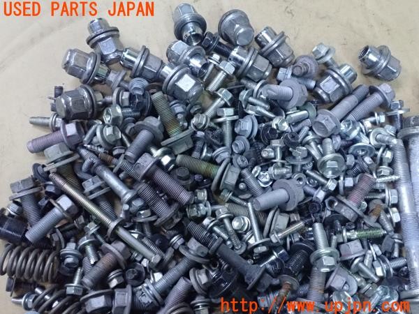 3UPJ=28120720]レクサス CT200h(ZWA10)ネジ・ナット・ステー類 ジャンク_m1